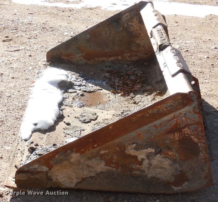 image for item MR9639 Skid steer bucket