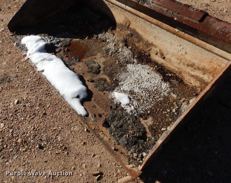 image for item MR9639 Skid steer bucket