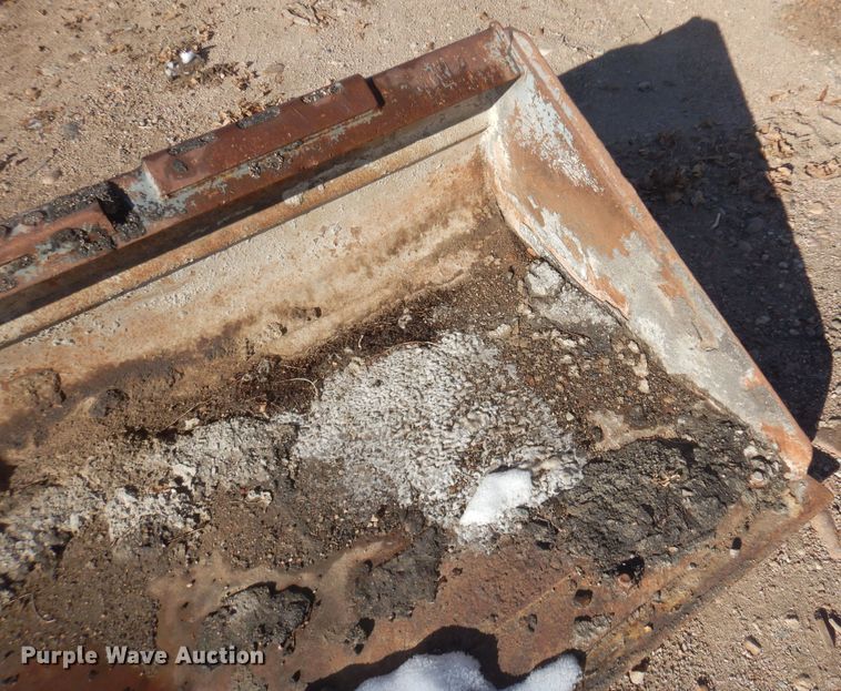 image for item MR9639 Skid steer bucket