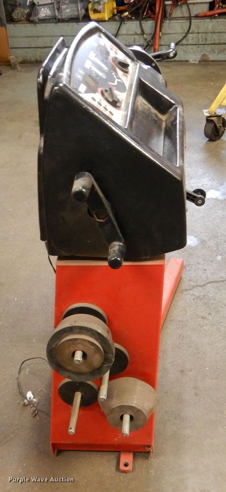 image for item MT9808 Snap-on EEWB314A  wheel balancer