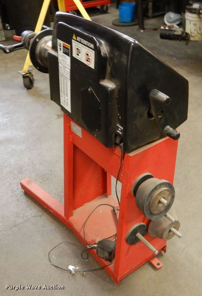 image for item MT9808 Snap-on EEWB314A  wheel balancer