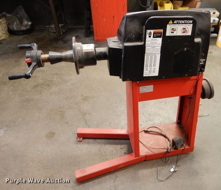 image for item MT9808 Snap-on EEWB314A  wheel balancer