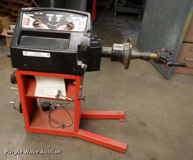 image for item MT9808 Snap-on EEWB314A  wheel balancer