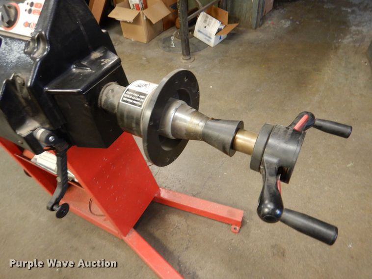 image for item MT9808 Snap-on EEWB314A  wheel balancer