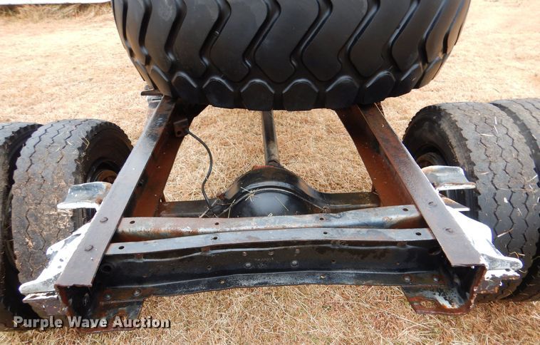 image for item MT9810 1975 Ford F500  truck cab and chassis