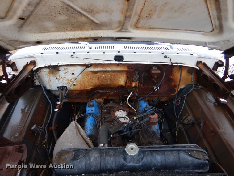 image for item MT9810 1975 Ford F500  truck cab and chassis