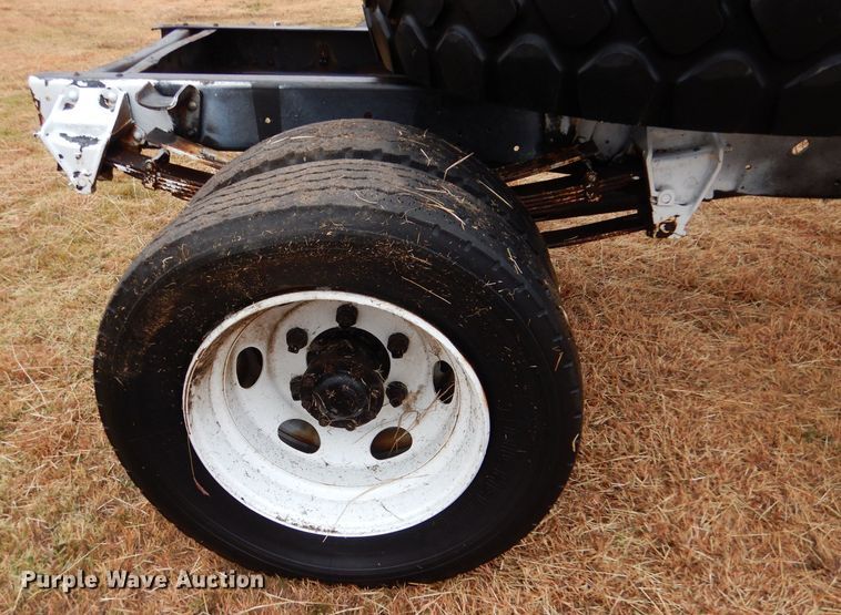 image for item MT9810 1975 Ford F500  truck cab and chassis