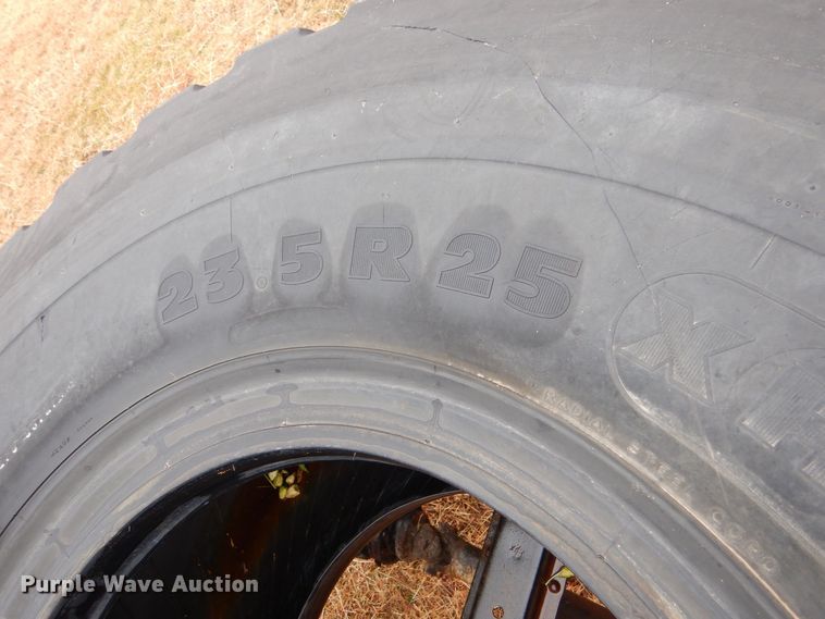 image for item MT9810 1975 Ford F500  truck cab and chassis