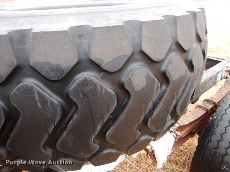 image for item MT9810 1975 Ford F500  truck cab and chassis