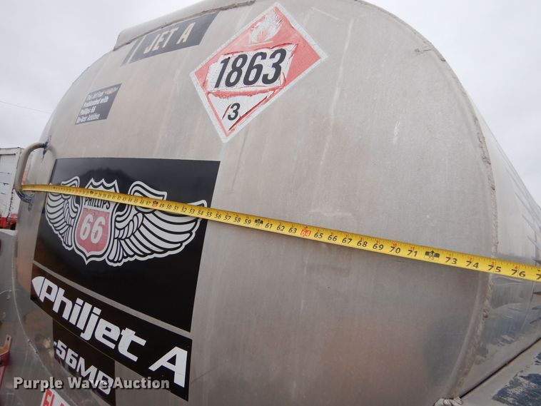 image for item MT9811 Ford C700  fuel truck