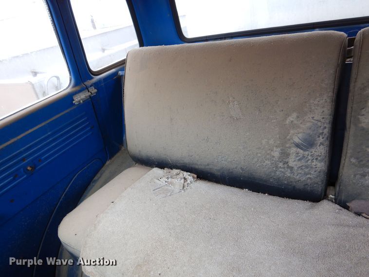 image for item MT9811 Ford C700  fuel truck