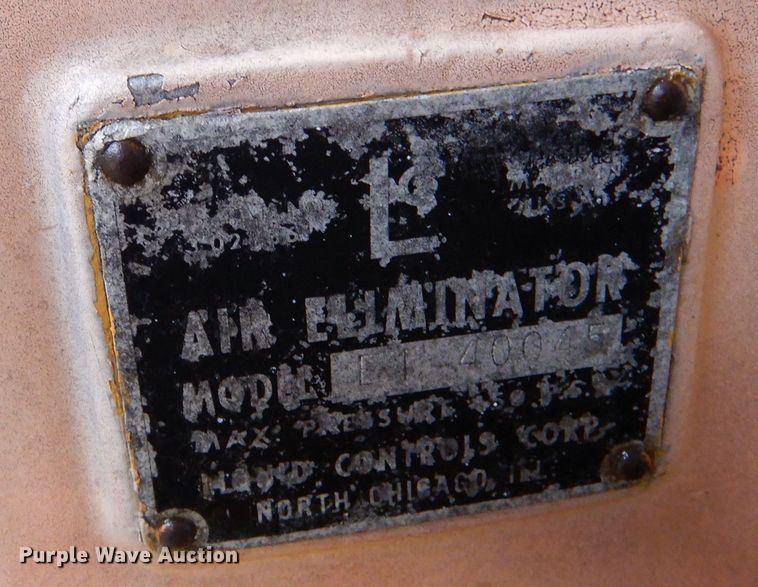 image for item MT9811 Ford C700  fuel truck