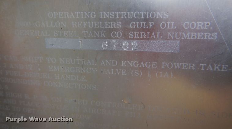 image for item MT9811 Ford C700  fuel truck