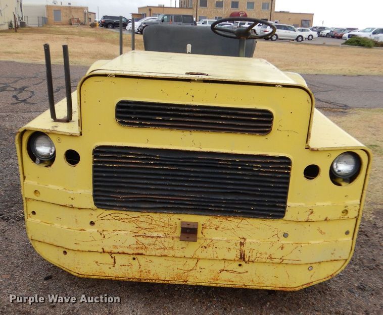 image for item MT9812 Clark Equipment CT80  aircraft tug