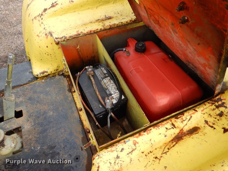 image for item MT9812 Clark Equipment CT80  aircraft tug