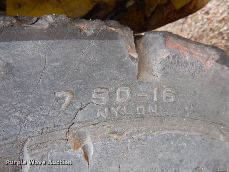 image for item MT9812 Clark Equipment CT80  aircraft tug