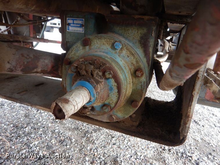 image for item MT9815 Ford 800  fuel truck