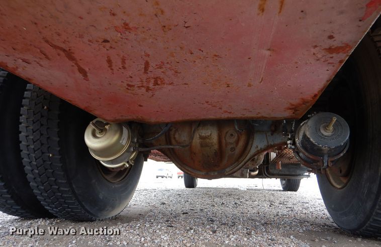 image for item MT9815 Ford 800  fuel truck