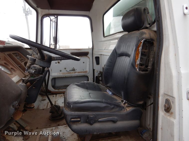 image for item MT9815 Ford 800  fuel truck