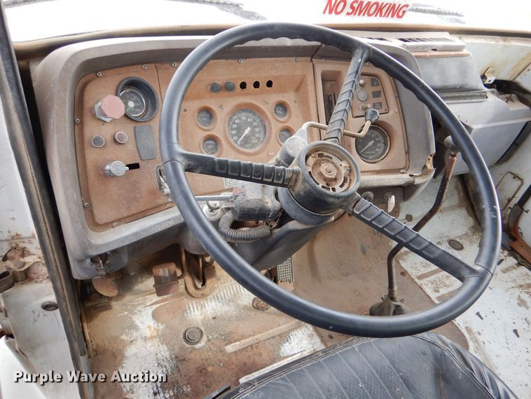 image for item MT9815 Ford 800  fuel truck