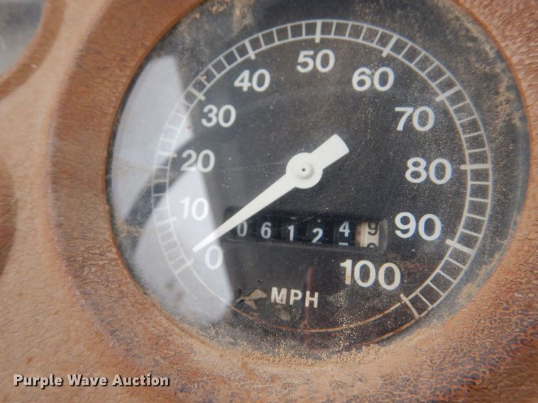 image for item MT9815 Ford 800  fuel truck