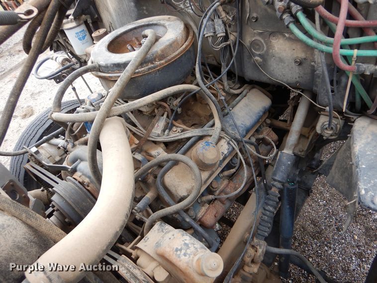 image for item MT9815 Ford 800  fuel truck