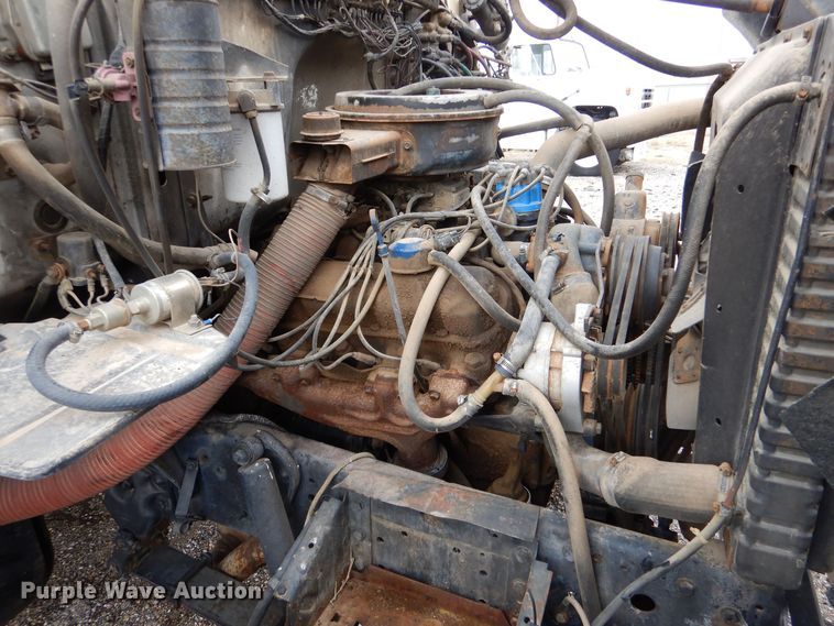 image for item MT9815 Ford 800  fuel truck