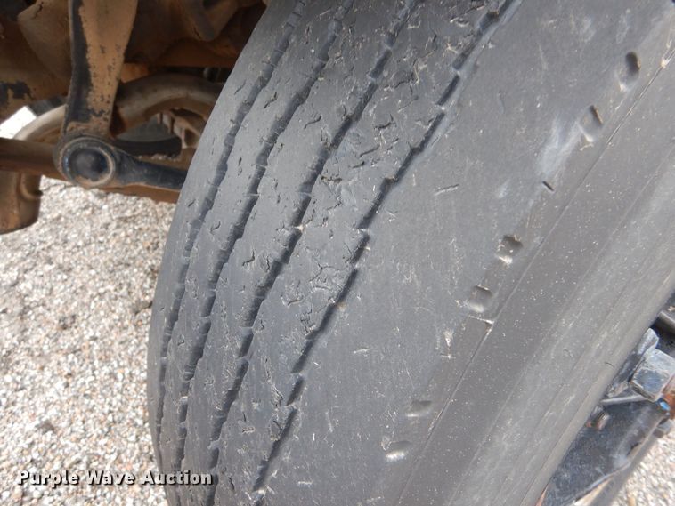 image for item MT9815 Ford 800  fuel truck