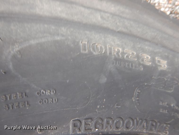 image for item MT9815 Ford 800  fuel truck