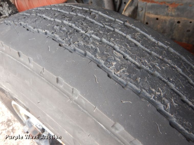 image for item MT9815 Ford 800  fuel truck