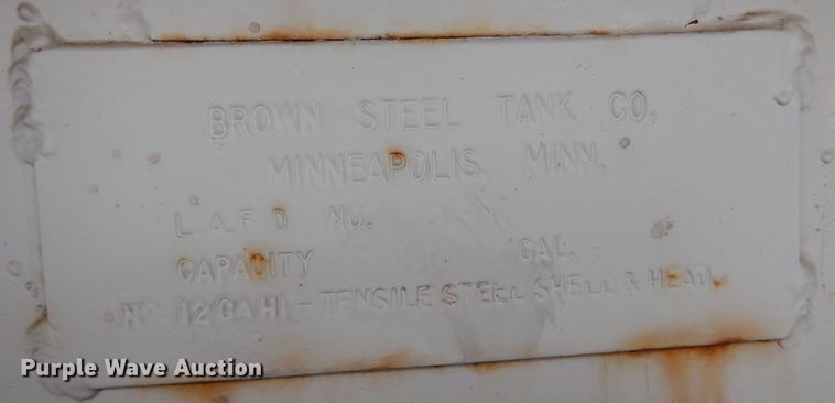 image for item MT9815 Ford 800  fuel truck