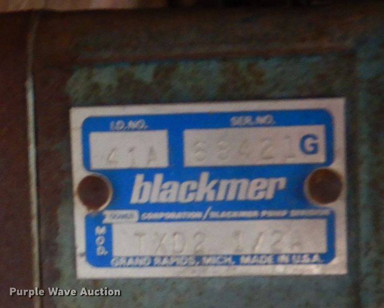 image for item MT9815 Ford 800  fuel truck