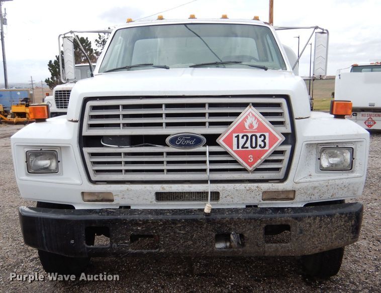 image for item MT9816 1983 Ford F600  fuel truck