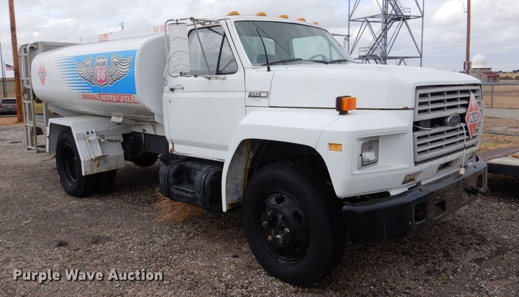 image for item MT9816 1983 Ford F600  fuel truck