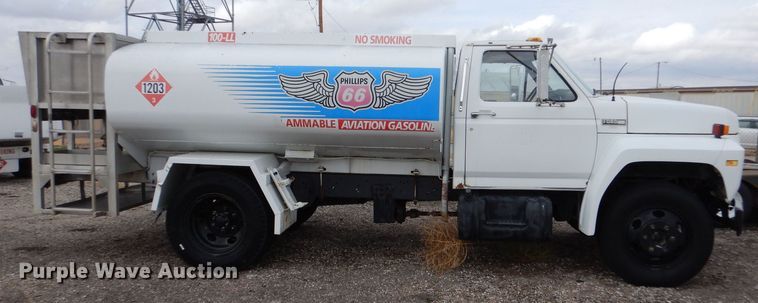 image for item MT9816 1983 Ford F600  fuel truck