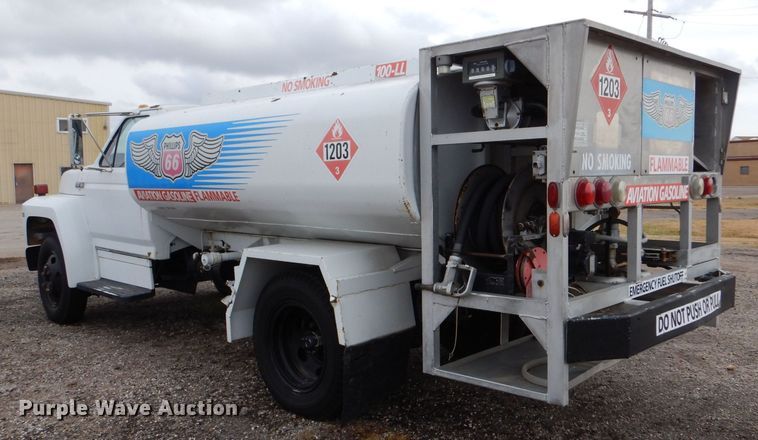 image for item MT9816 1983 Ford F600  fuel truck