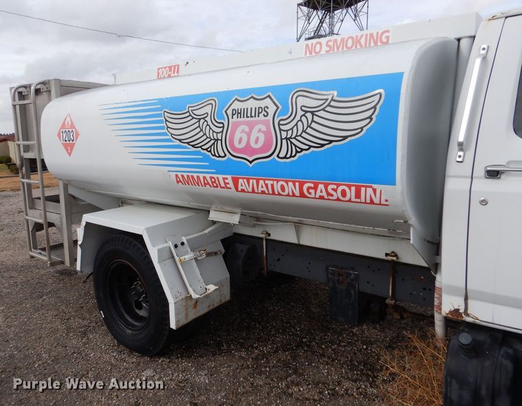 image for item MT9816 1983 Ford F600  fuel truck