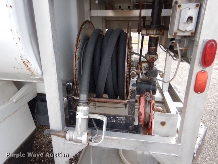 image for item MT9816 1983 Ford F600  fuel truck