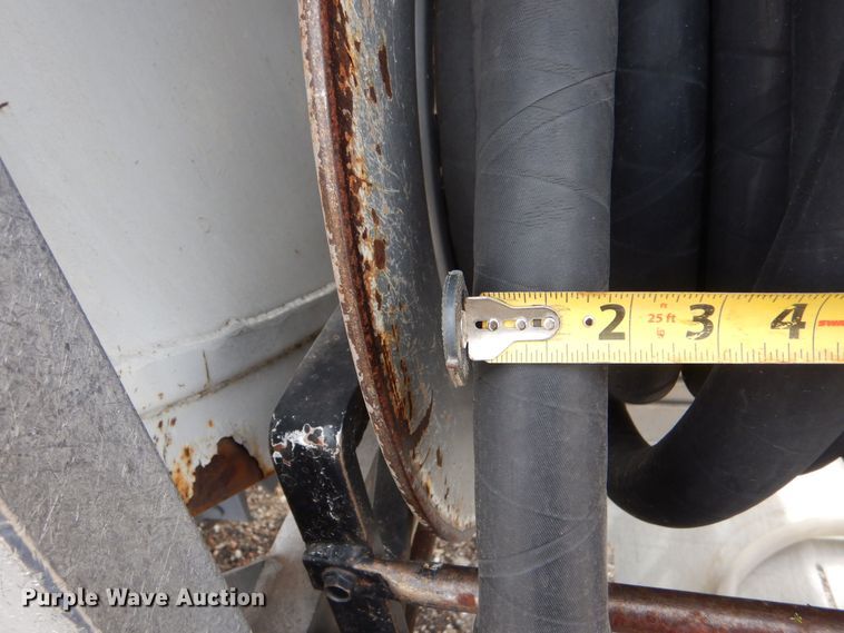 image for item MT9816 1983 Ford F600  fuel truck