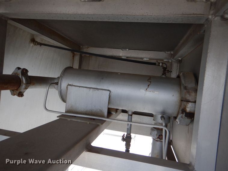 image for item MT9816 1983 Ford F600  fuel truck