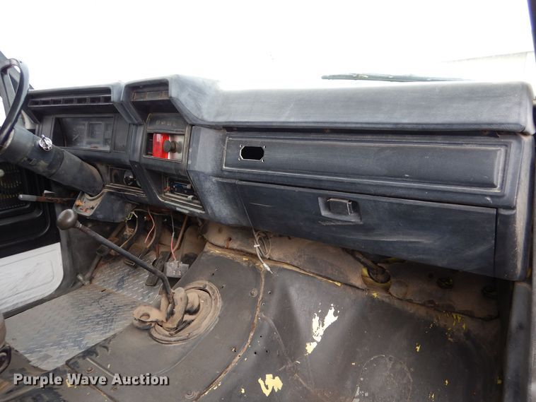 image for item MT9816 1983 Ford F600  fuel truck