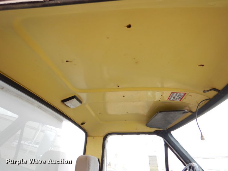 image for item MT9816 1983 Ford F600  fuel truck