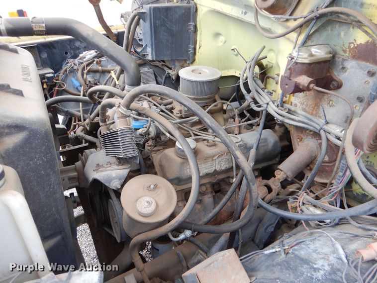 image for item MT9816 1983 Ford F600  fuel truck