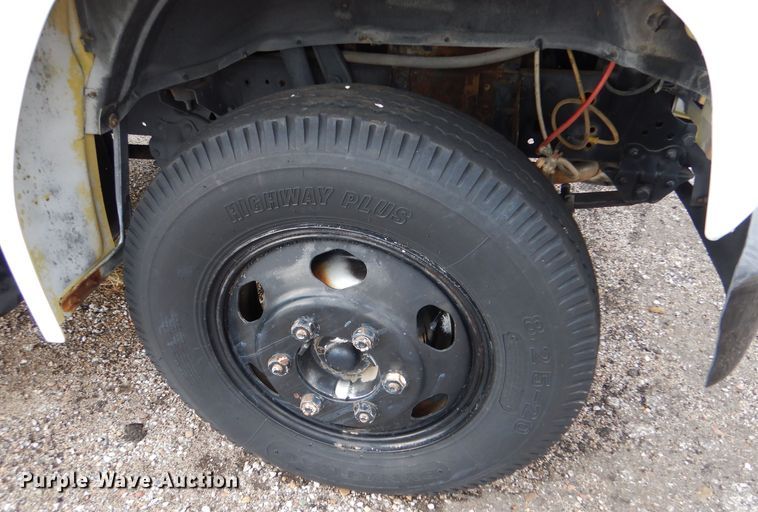 image for item MT9816 1983 Ford F600  fuel truck