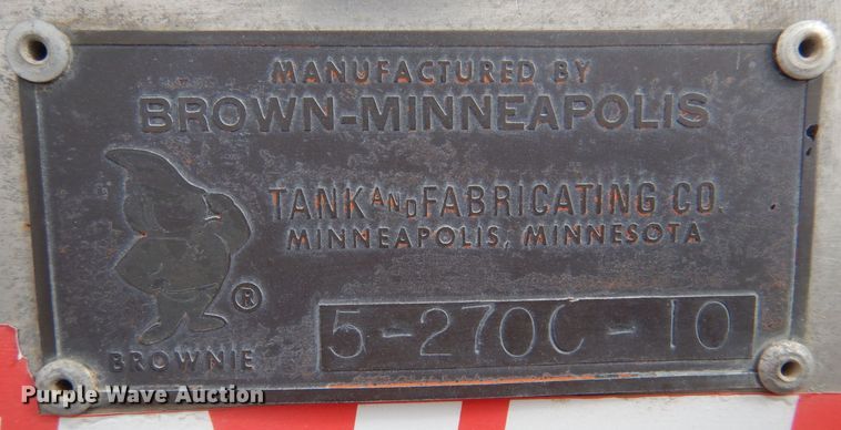 image for item MT9816 1983 Ford F600  fuel truck