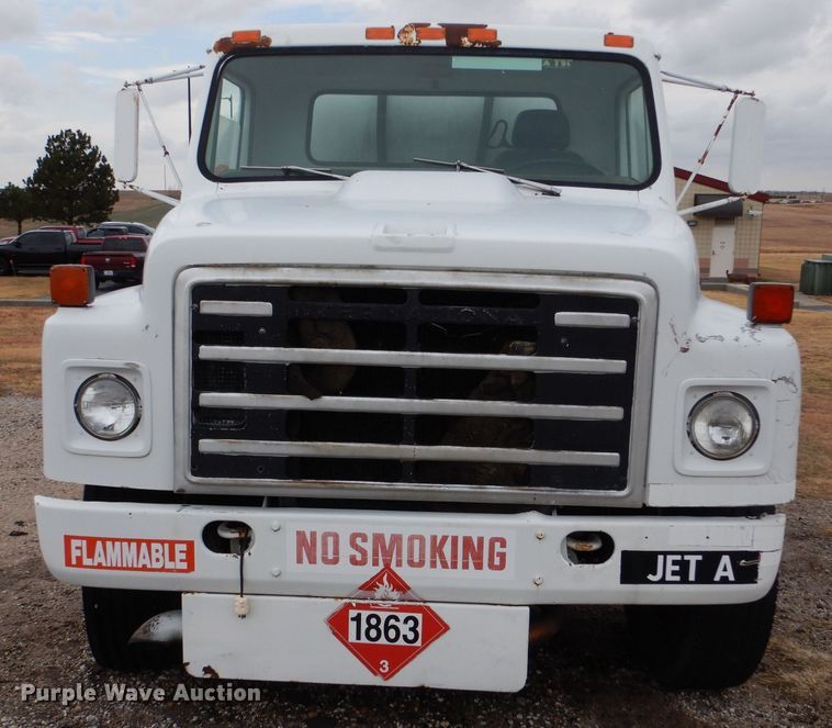 image for item MT9817 1984 International 1654  fuel truck
