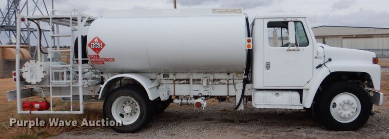 image for item MT9817 1984 International 1654  fuel truck