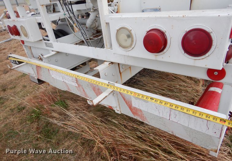 image for item MT9817 1984 International 1654  fuel truck