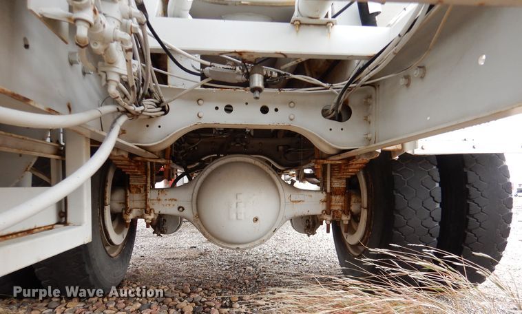 image for item MT9817 1984 International 1654  fuel truck