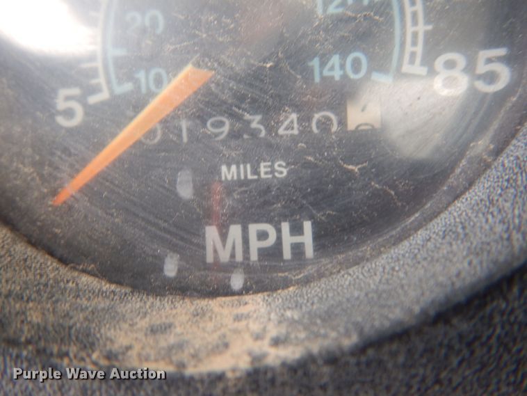 image for item MT9817 1984 International 1654  fuel truck